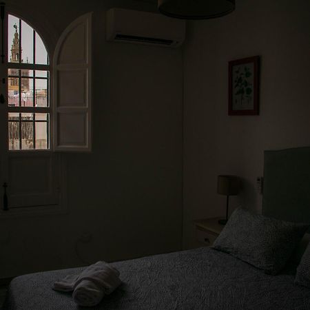 Sarah'S Home Севилья Экстерьер фото