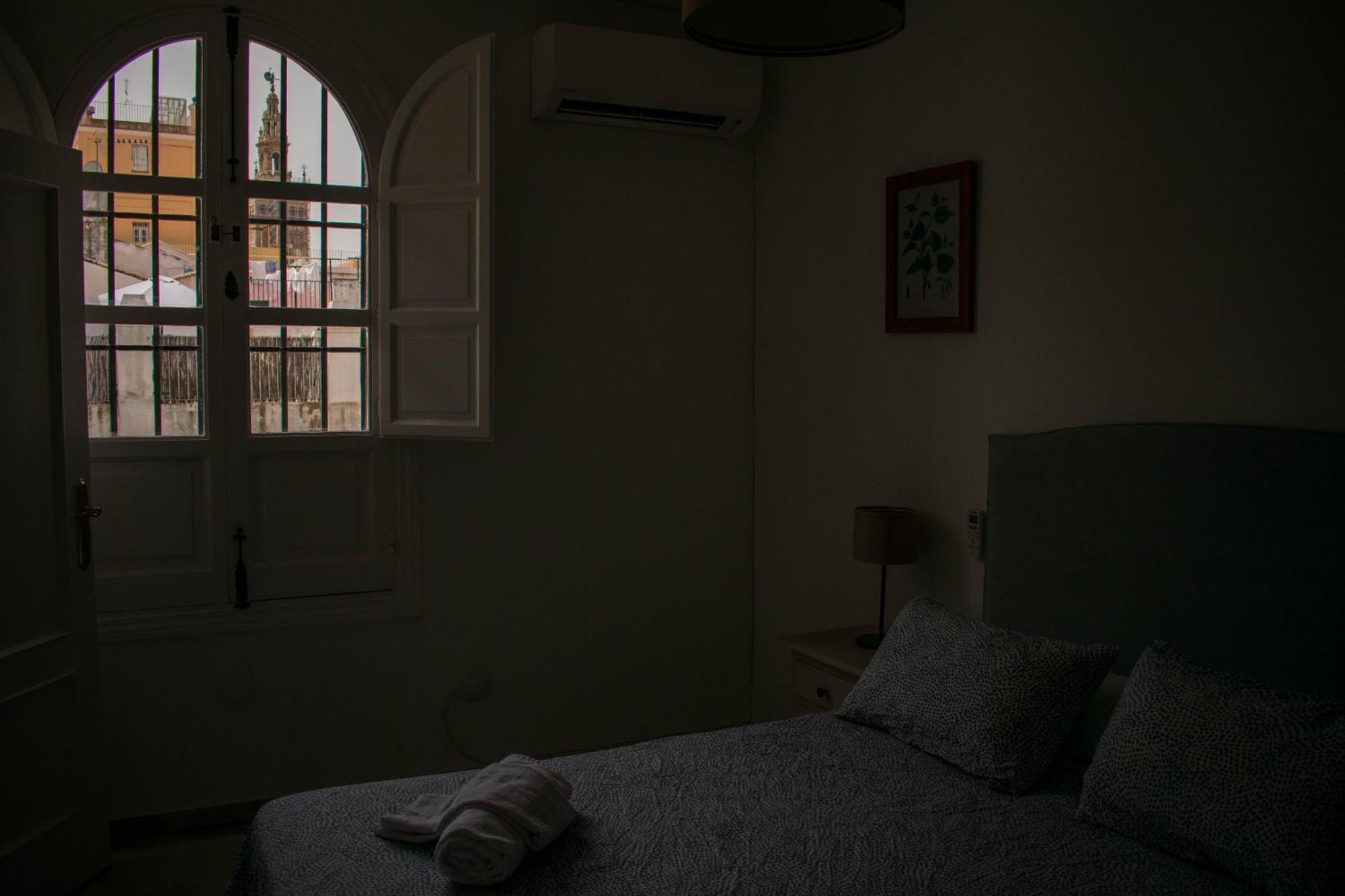 Sarah'S Home Севилья Экстерьер фото